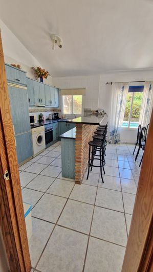 Image No.10-3 Bed Country House for sale