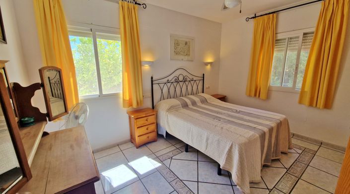 Image No.17-3 Bed Country House for sale