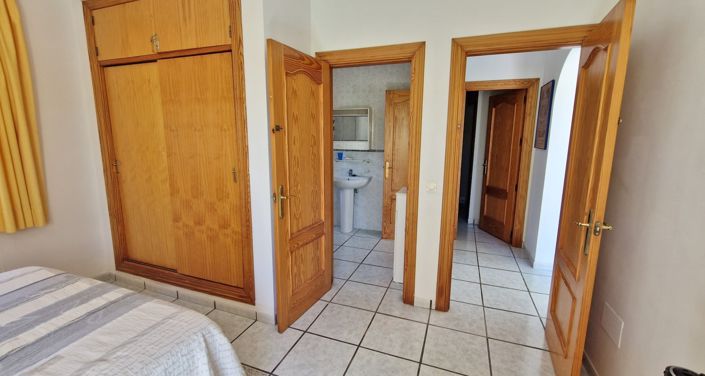 Image No.19-3 Bed Country House for sale