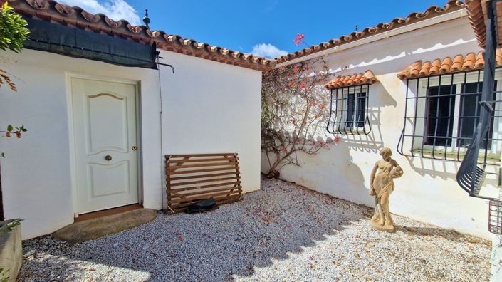 Image No.11-4 Bed Country House for sale