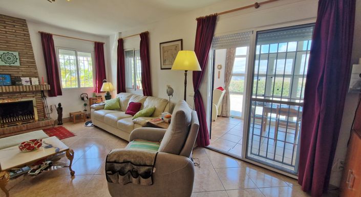 Image No.18-4 Bed Country House for sale