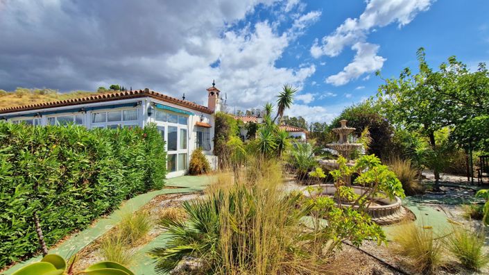 Image No.2-4 Bed Country House for sale