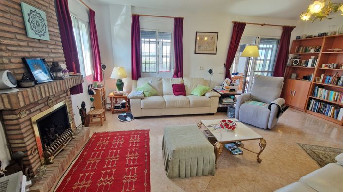 Image No.20-4 Bed Country House for sale