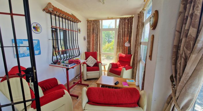 Image No.32-4 Bed Country House for sale