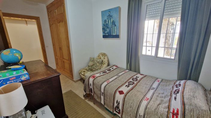 Image No.35-4 Bed Country House for sale