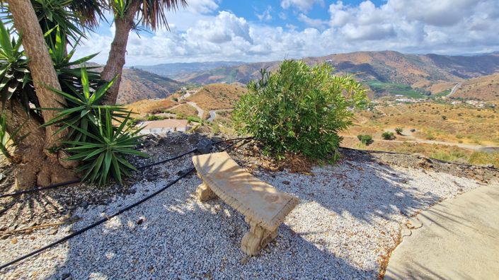 Image No.40-4 Bed Country House for sale