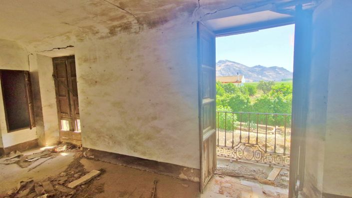 Image No.21-8 Bed Country House for sale