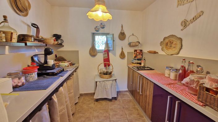 Image No.17-3 Bed Country House for sale