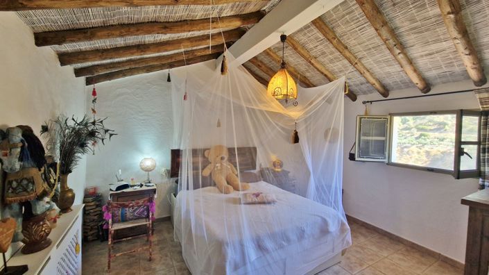 Image No.26-3 Bed Country House for sale