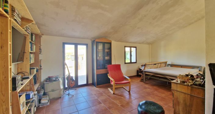 Image No.17-2 Bed Country House for sale