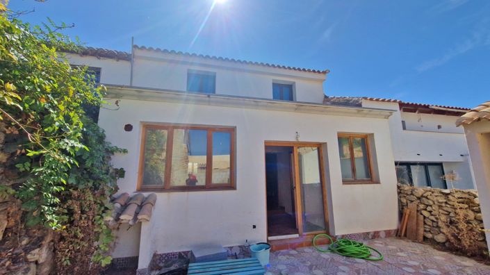 Image No.4-2 Bed Country House for sale