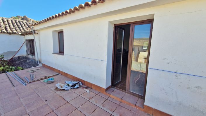 Image No.6-2 Bed Country House for sale