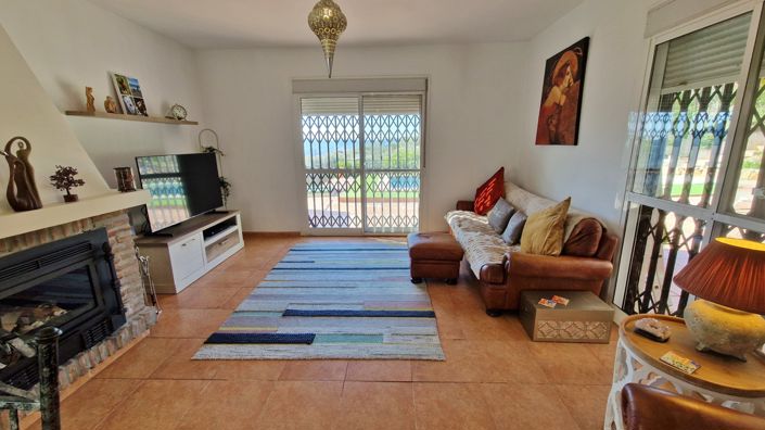 Image No.12-3 Bed Country House for sale