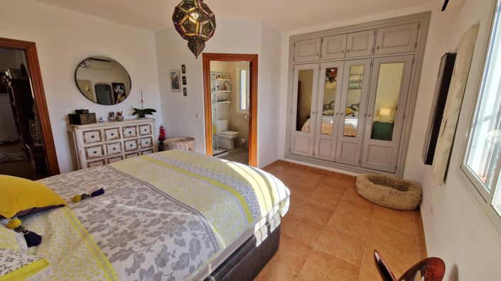 Image No.32-3 Bed Country House for sale