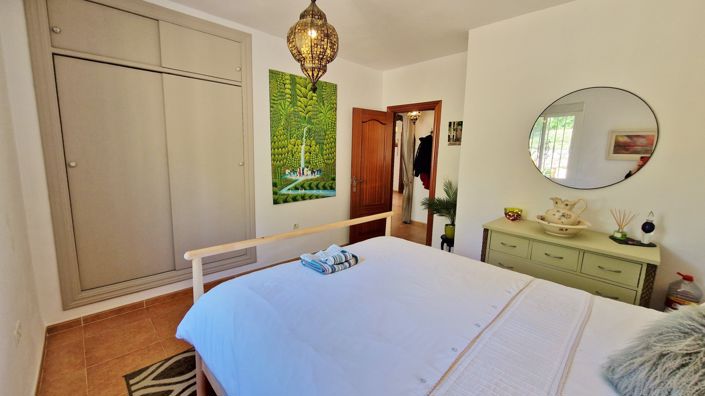 Image No.37-3 Bed Country House for sale