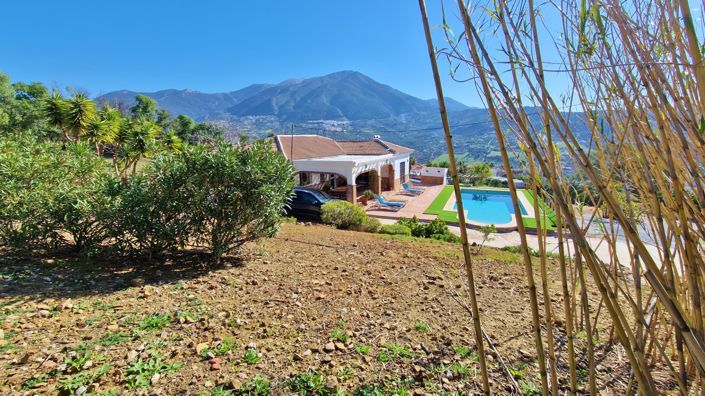 Image No.40-3 Bed Country House for sale