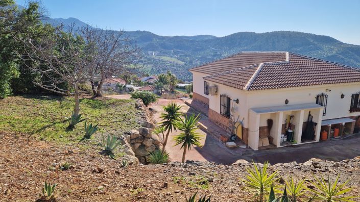 Image No.44-3 Bed Country House for sale