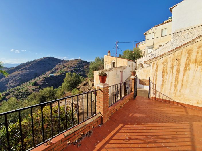 Image No.7-3 Bed Village House for sale