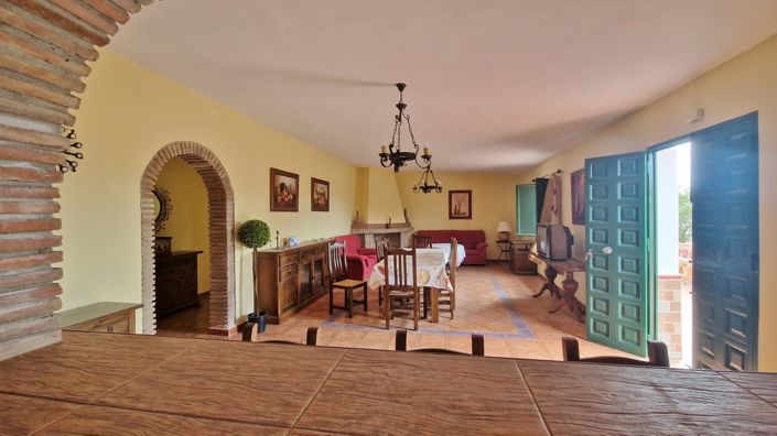 Image No.10-3 Bed Farmhouse for sale