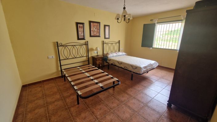 Image No.17-3 Bed Farmhouse for sale