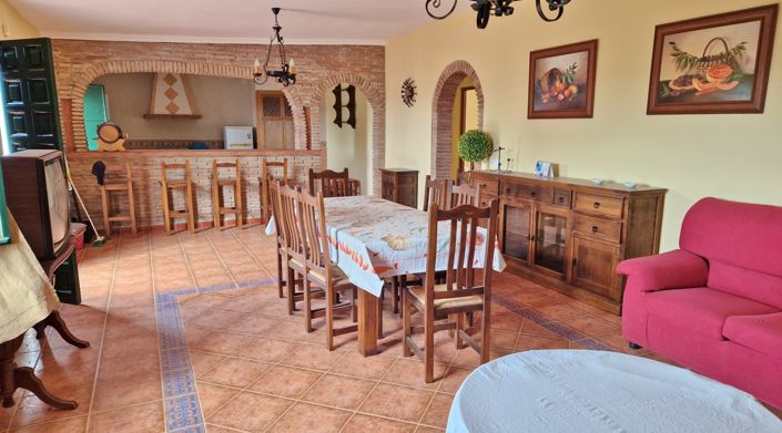 Image No.18-3 Bed Farmhouse for sale