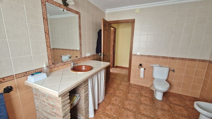 Image No.21-3 Bed Farmhouse for sale