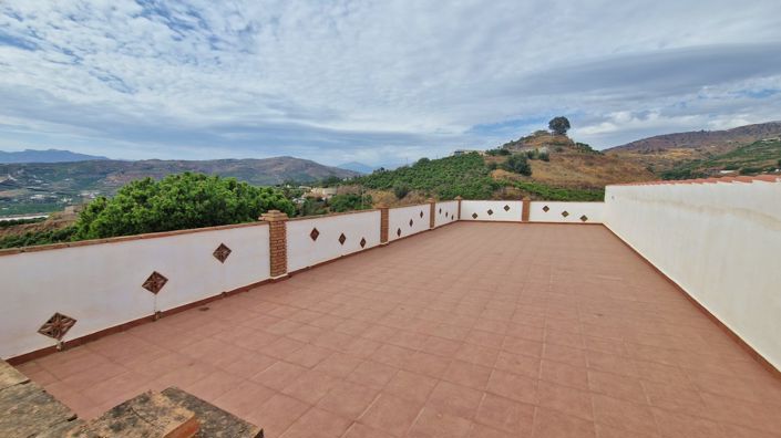 Image No.22-3 Bed Farmhouse for sale