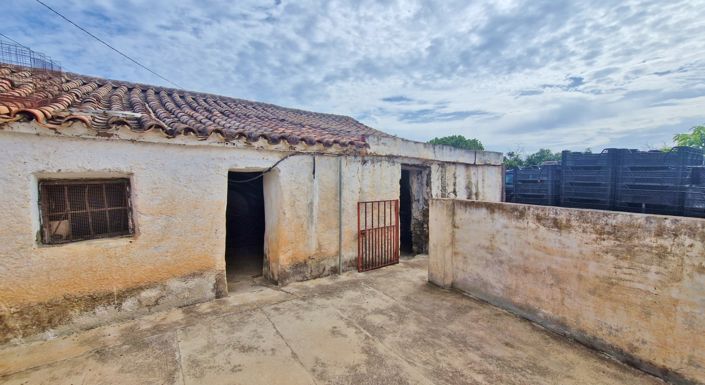 Image No.23-3 Bed Farmhouse for sale