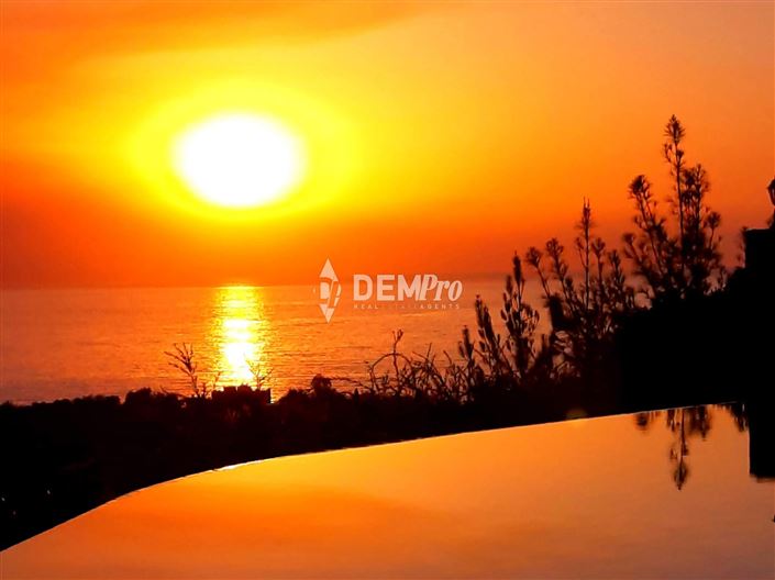 Image No.12-5 Bed Villa for sale