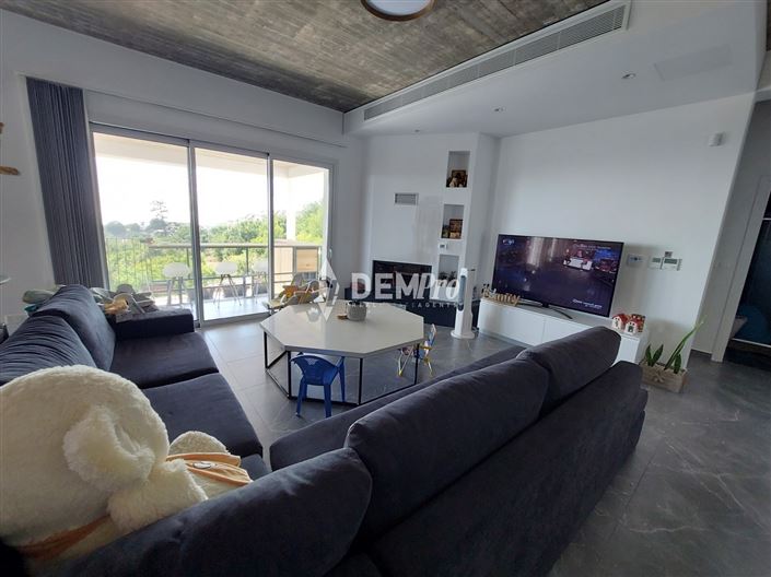 Image No.2-4 Bed Villa for sale