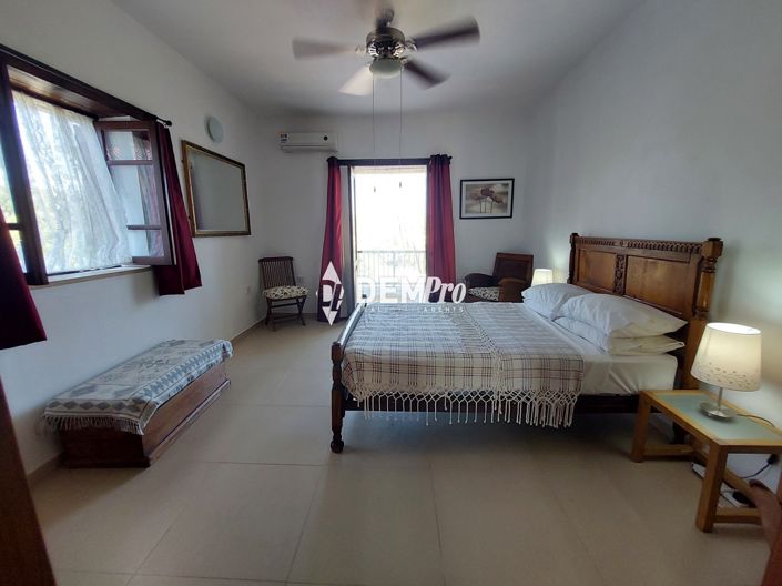 Image No.12-4 Bed Villa for sale