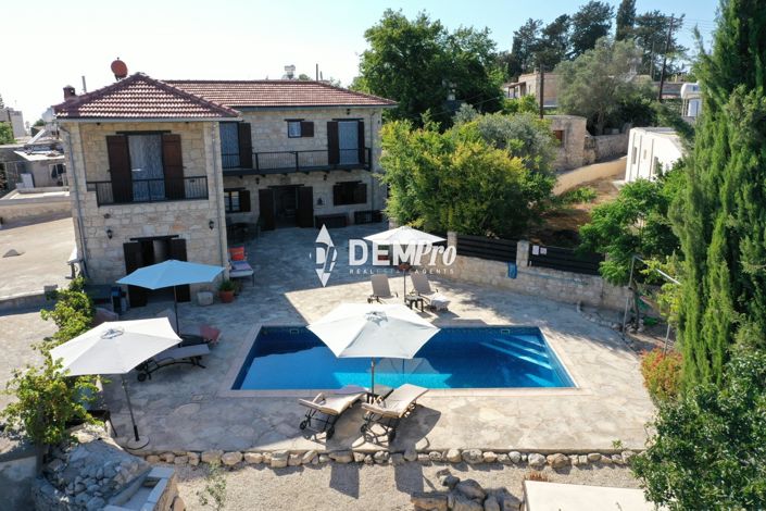 Image No.2-4 Bed Villa for sale