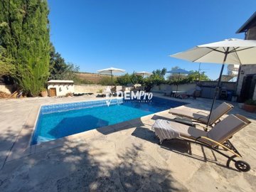 43303-villa-for-sale-in-arodesfull