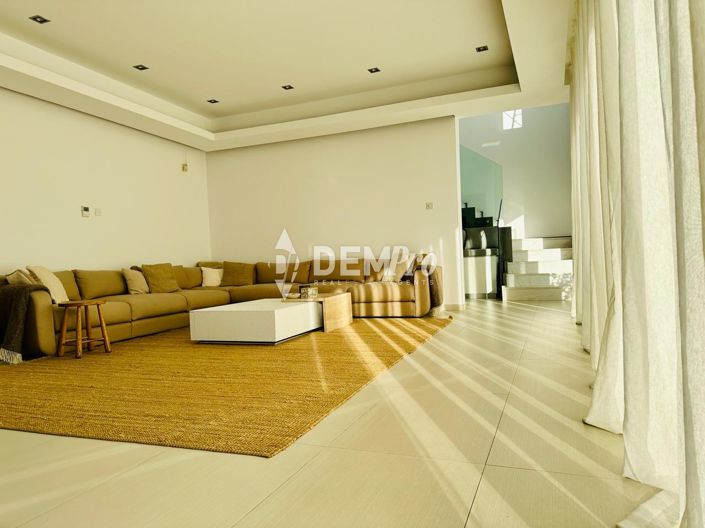 Image No.3-5 Bed Villa for sale