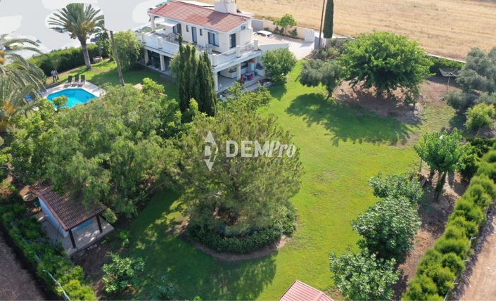 Image No.2-5 Bed Villa for sale