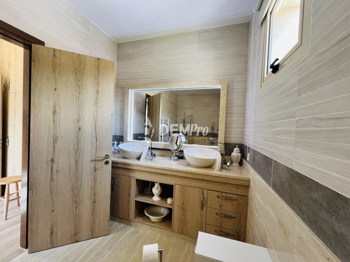 Image No.28-3 Bed Villa for sale