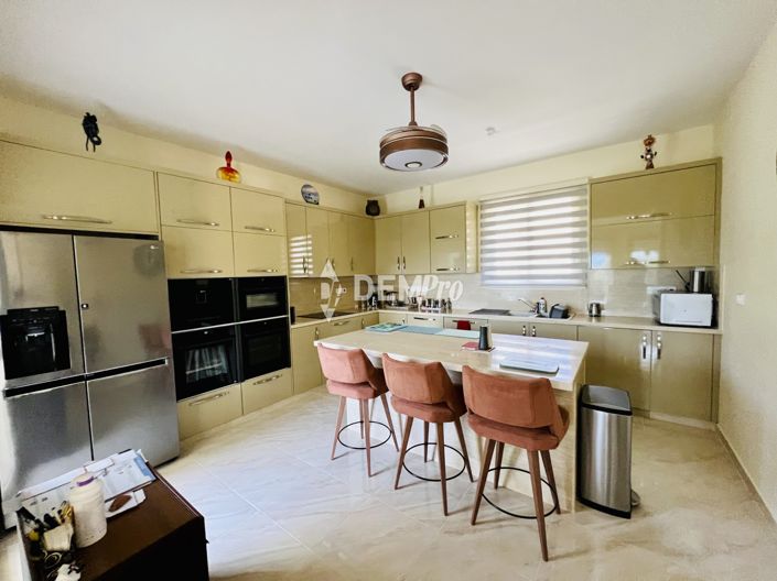 Image No.9-3 Bed Villa for sale