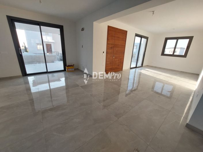 Image No.2-3 Bed Villa for sale