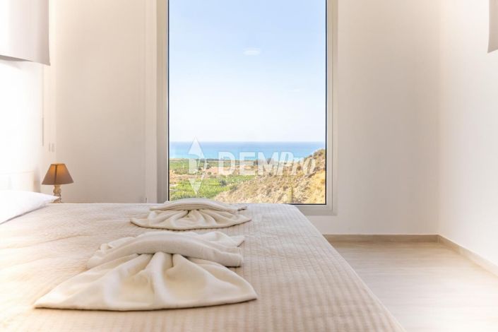 Image No.15-3 Bed Villa for sale