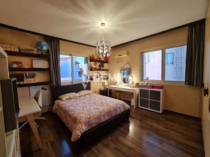 Image No.12-6 Bed Villa for sale