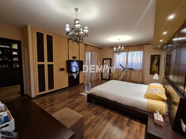 Image No.9-6 Bed Villa for sale