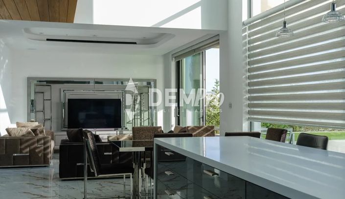 Image No.3-4 Bed Villa for sale