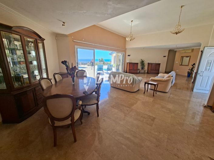 Image No.2-4 Bed Villa for sale