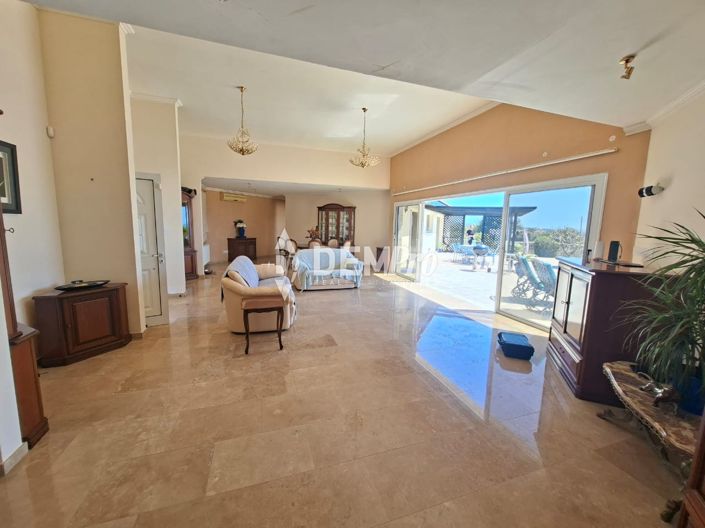 Image No.4-4 Bed Villa for sale