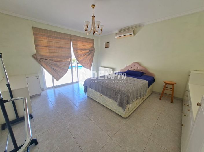 Image No.9-4 Bed Villa for sale