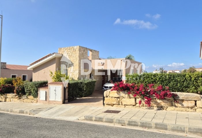 Image No.1-3 Bed Villa for sale