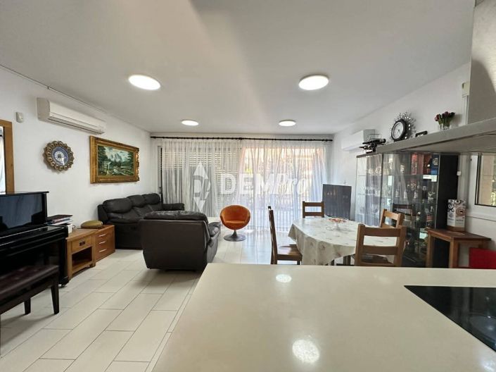 Image No.5-3 Bed Villa for sale