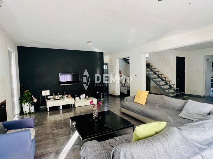 Image No.2-3 Bed Villa for sale