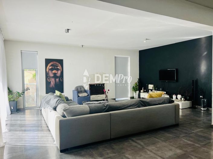 Image No.5-3 Bed Villa for sale