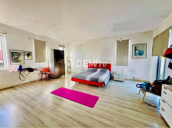 Image No.7-3 Bed Villa for sale